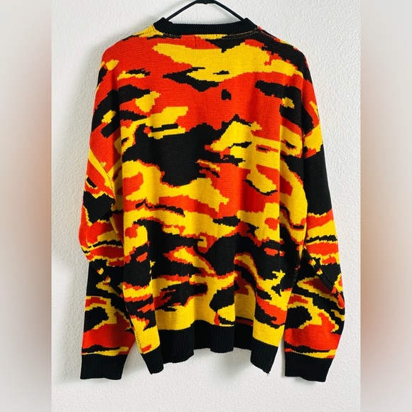 boohooMan Oversized Boxy Drop Shoulder Abstract Sweater Size Large - Picture 4 of 7